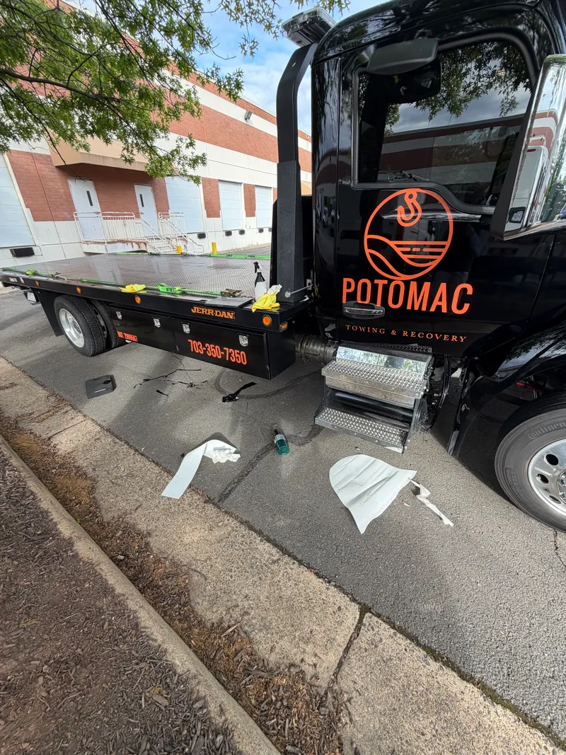 Potomac Towing and Recovery flatbed truck lettering